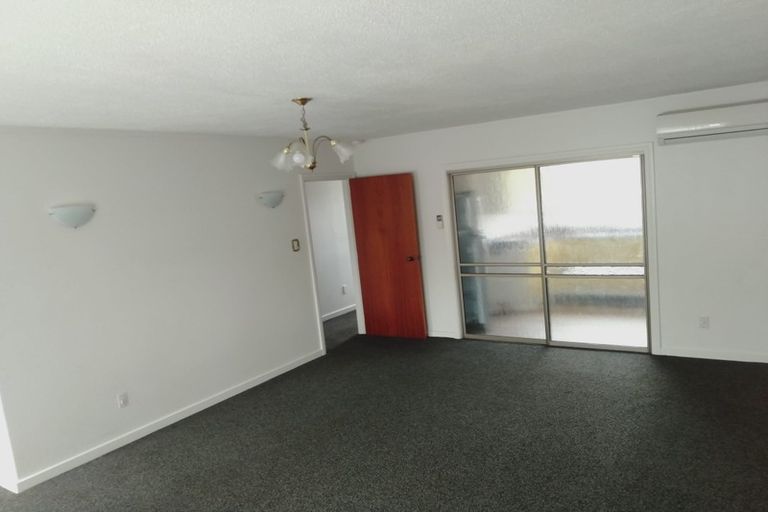 Photo of property in 2/39 Waimairi Road, Upper Riccarton, Christchurch, 8041