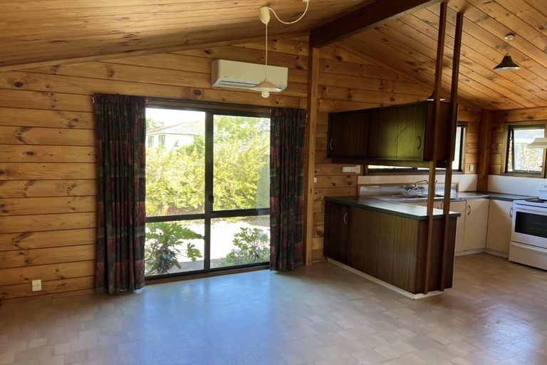 Photo of property in 11 Fitzwater Place, Henderson, Auckland, 0612