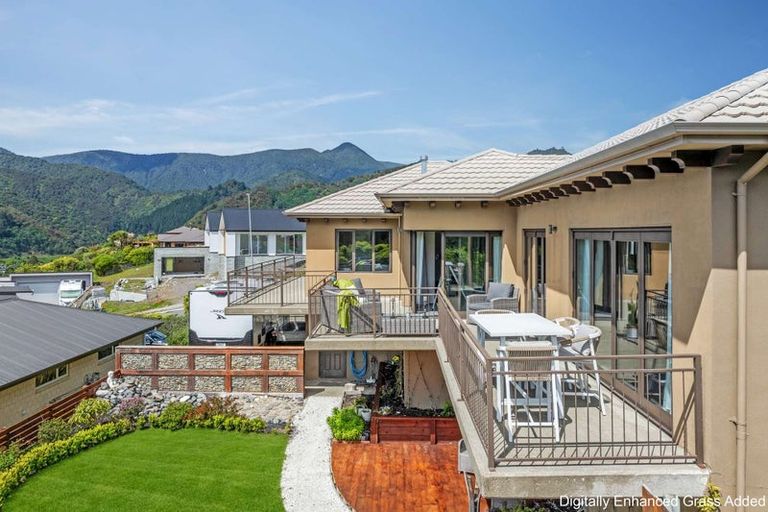 Photo of property in 24 Harbour View Heights, Picton, 7220