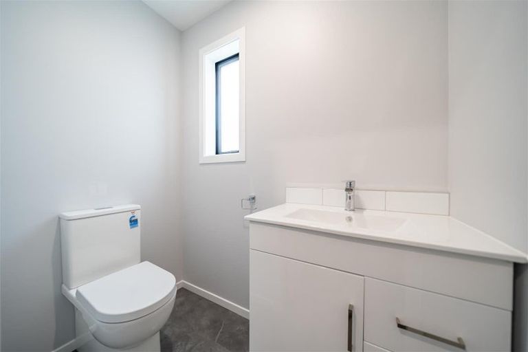 Photo of property in 4b Pohutukawa Street, Woburn, Lower Hutt, 5010