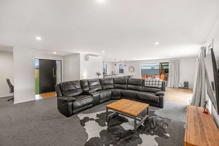 Photo of property in 2 Hunter Lane, Amberley, 7410