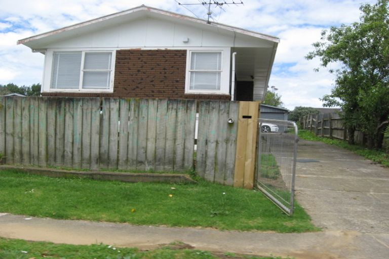 Photo of property in 52 Kemble Close, Mangere, Auckland, 2022