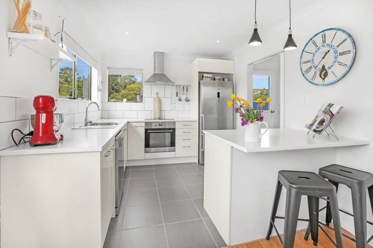 Photo of property in 32 Thimble Lane, Whitby, Porirua, 5024