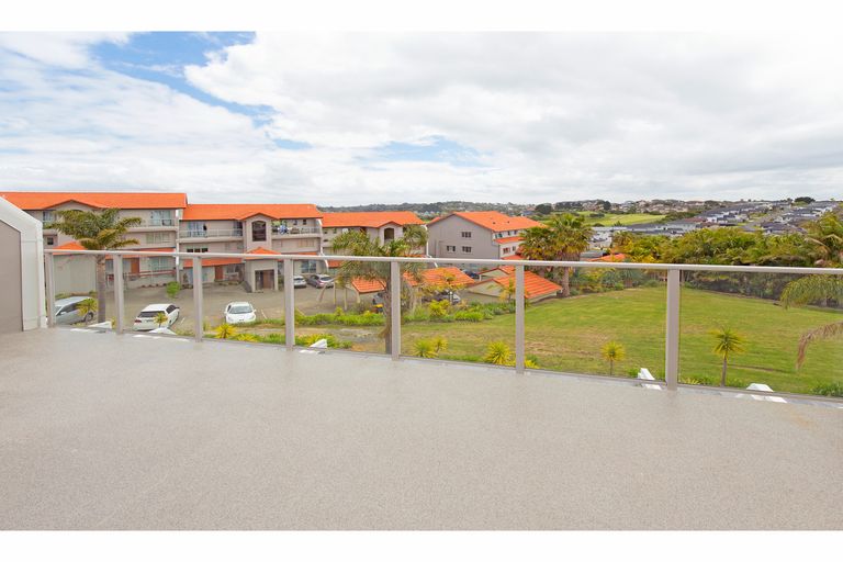Photo of property in 340 Gulf Harbour Drive, Gulf Harbour, Whangaparaoa, 0930