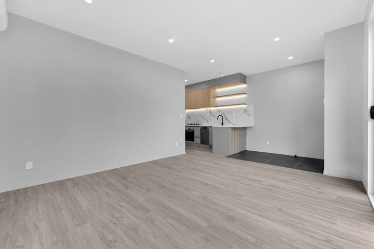 Photo of property in 2 Kama Place, Sunnynook, Auckland, 0620