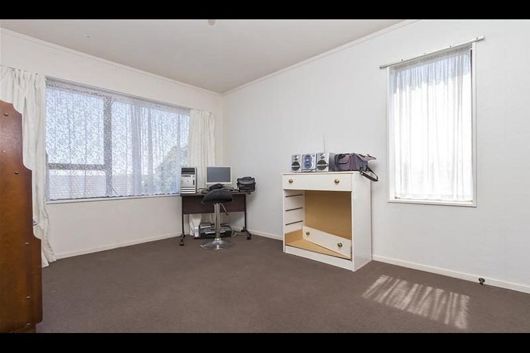 Photo of property in 3/320 Pakuranga Road, Pakuranga Heights, Auckland, 2010