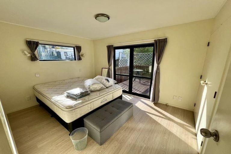 Photo of property in 2/10 Belmont Terrace, Milford, Auckland, 0620
