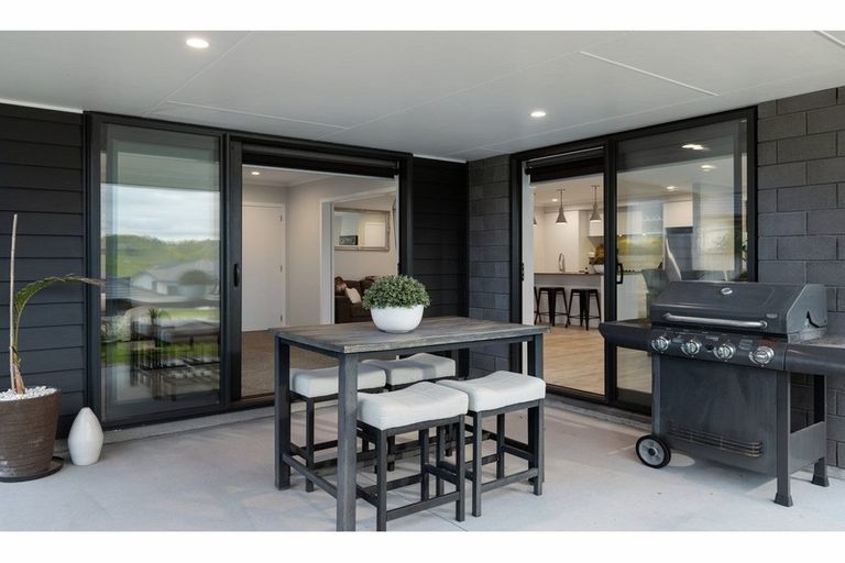 Photo of property in 2 Moira Close, Welcome Bay, Tauranga, 3175