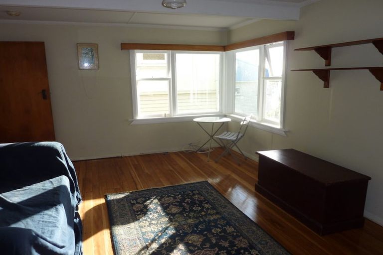 Photo of property in 74 Mitchell Street, Brooklyn, Wellington, 6021