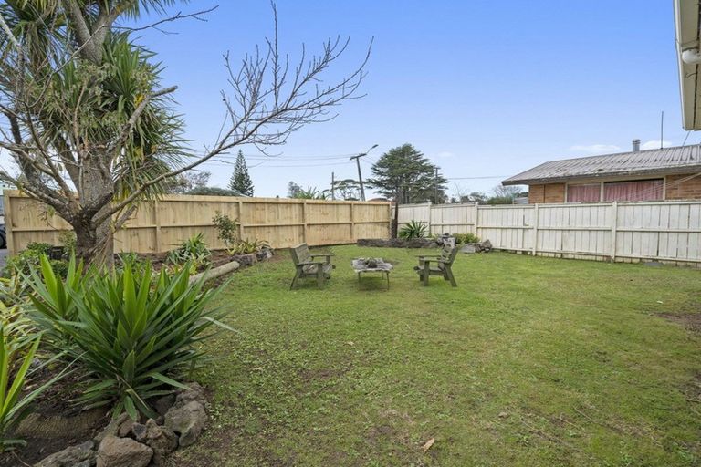Photo of property in 1/2 Kowhai Avenue, Mangere Bridge, Auckland, 2022