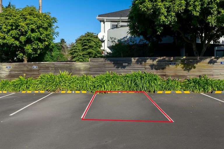 Photo of property in 3/73 Princes Street, Northcote Point, Auckland, 0627