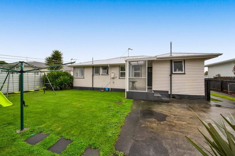 Photo of property in 7 Ramanui Avenue, Hawera, 4610