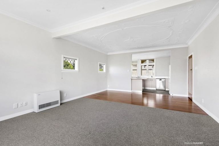 Photo of property in 19 Fettes Crescent, Seatoun, Wellington, 6022