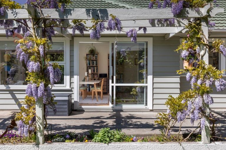 Photo of property in 53 Karu Crescent, Waikanae, 5036