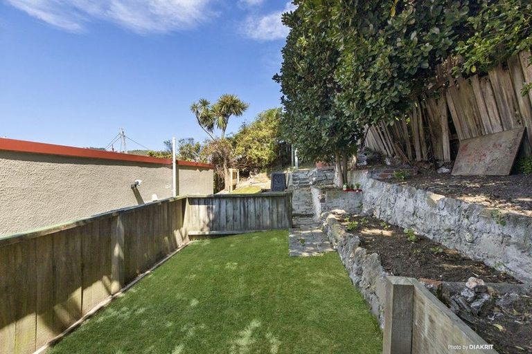 Photo of property in 122 The Parade, Island Bay, Wellington, 6023