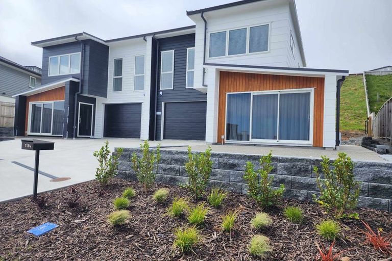 Photo of property in 115a Queen Charlotte Drive, Aotea, Porirua, 5024