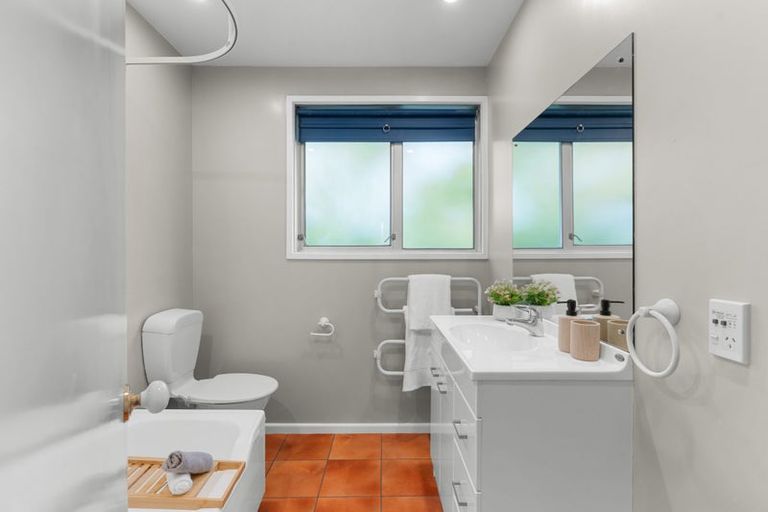 Photo of property in 10 Highfield Place, Avonhead, Christchurch, 8042