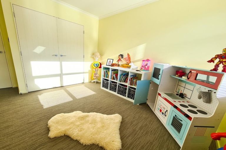 Photo of property in 74 Amesbury Drive, Churton Park, Wellington, 6037