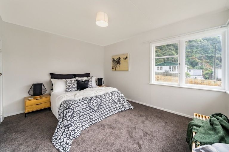 Photo of property in 49 Lees Grove, Wainuiomata, Lower Hutt, 5014