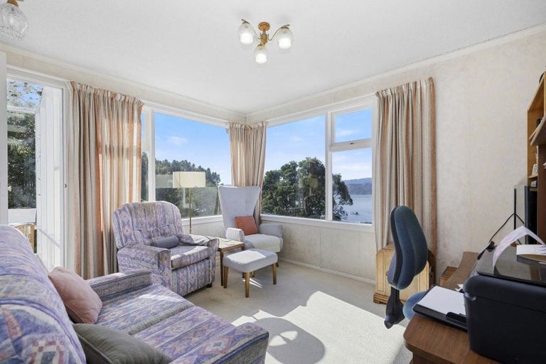 Photo of property in 15 Lyons Crescent, Strathmore Park, Wellington, 6022