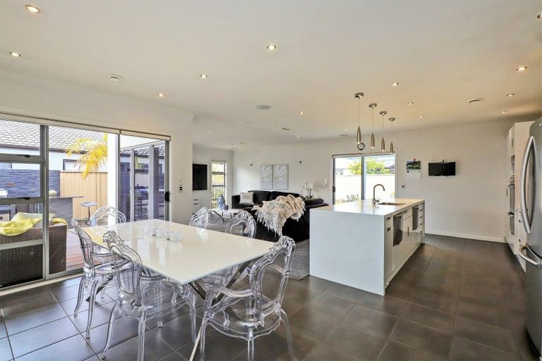 Photo of property in 21 Tasman Drive, Poraiti, Napier, 4112