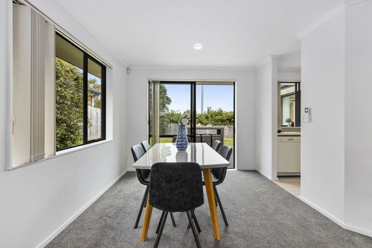 Photo of property in 3 Durbin Court, Greenhithe, Auckland, 0632