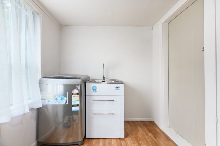 Photo of property in 44 Kohekohe Street, New Lynn, Auckland, 0600