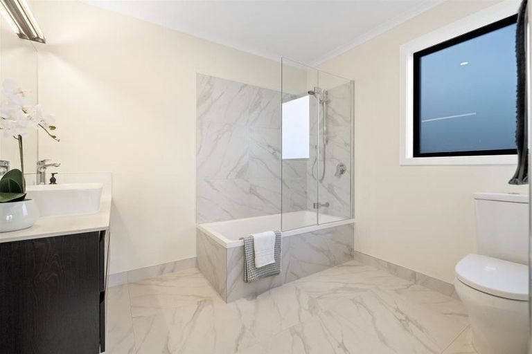 Photo of property in 7 Sunrise Lane, Queenstown, 9300