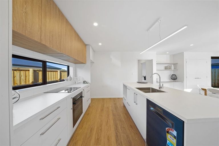 Photo of property in 30 Marcoola Drive, Rolleston, 7614