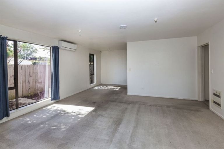 Photo of property in 6 Oakhurst Place, Russley, Christchurch, 8042