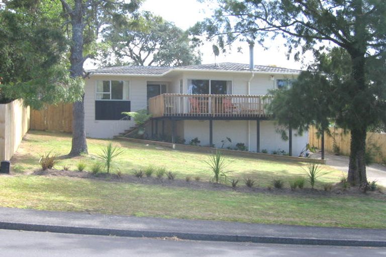 Photo of property in 10 Cantina Avenue, Bayview, Auckland, 0629