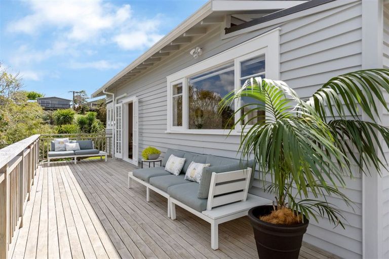 Photo of property in 30 Neptune Avenue, Beach Haven, Auckland, 0626