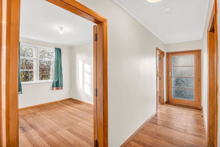 Photo of property in 55 Wilson Street, Waverley, 4510