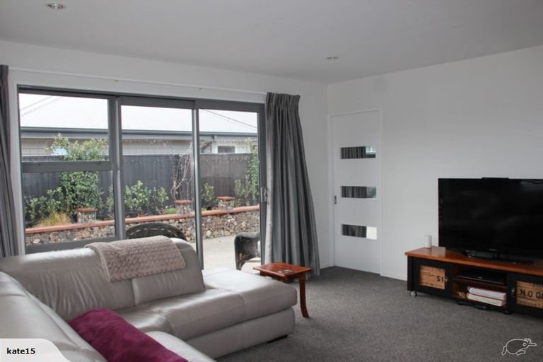 Photo of property in 22 Huntingdon Drive, Rangiora, 7400