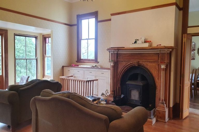 Photo of property in 11 Tarata Road, Inglewood, 4387