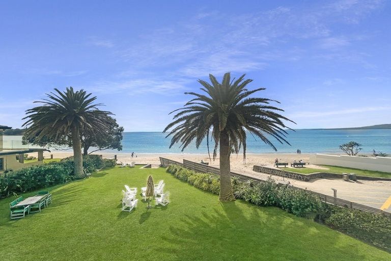 Photo of property in Seaview Apartments, 5/64 Milford Road, Milford, Auckland, 0620