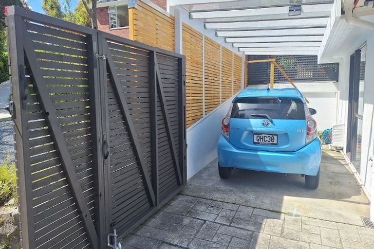 Photo of property in 49b Simla Crescent, Khandallah, Wellington, 6035