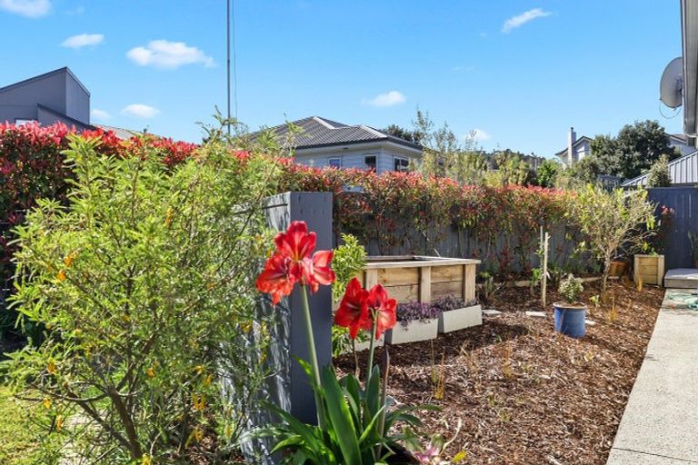 Photo of property in 14 Trevally Place, Snells Beach, 0920