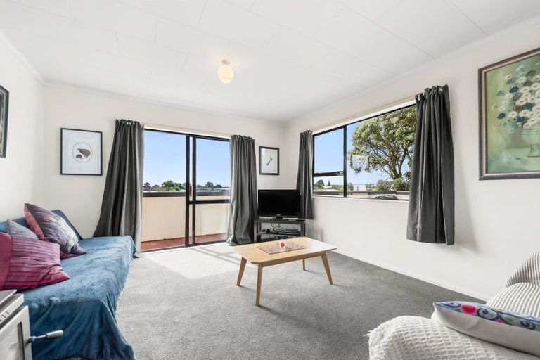 Photo of property in 19 Colenso Place, Otaki Beach, Otaki, 5512