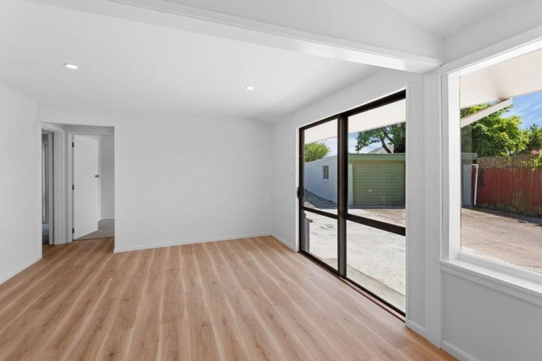 Photo of property in 66 Greendale Avenue, Avonhead, Christchurch, 8042