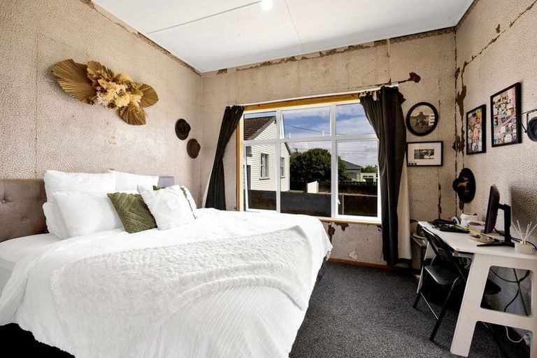 Photo of property in 19 Clifford Street, Hawera, 4610