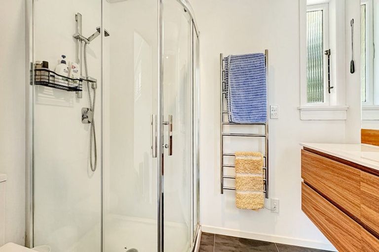 Photo of property in 665 South Titirangi Road, Titirangi, Auckland, 0604