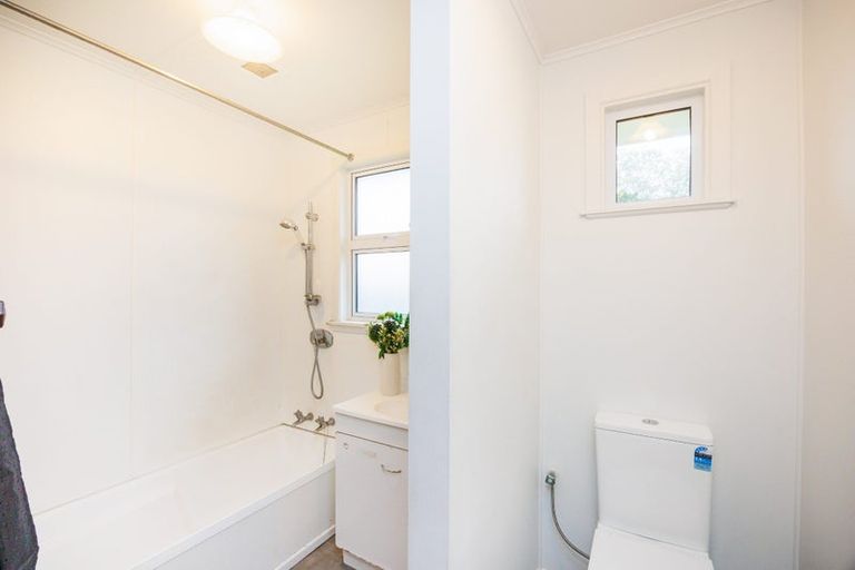Photo of property in 8 Austin Place, Awapuni, Palmerston North, 4412