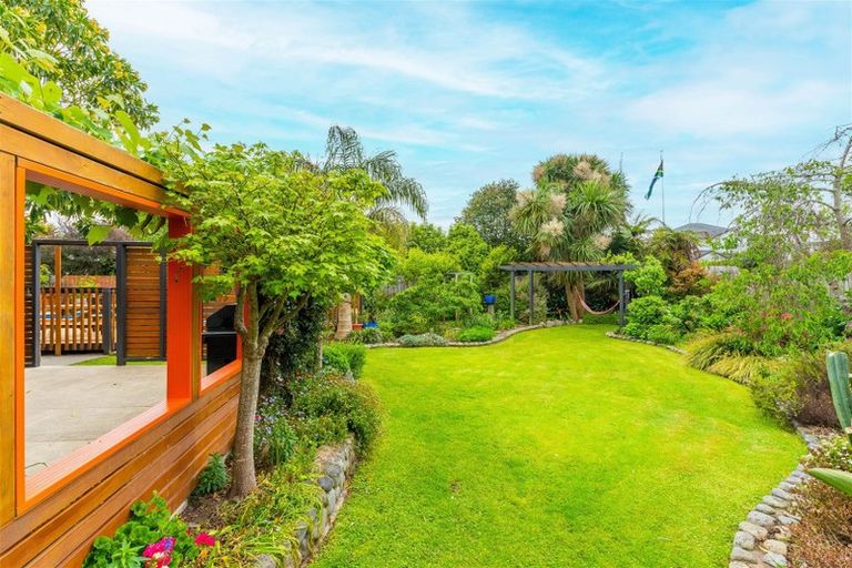 Photo of property in 191 Mazengarb Road, Paraparaumu, 5032