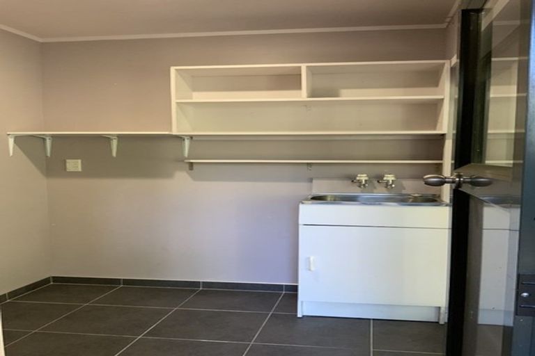 Photo of property in 11 Longview Rise, Massey, Auckland, 0614