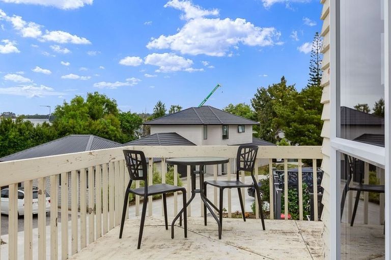 Photo of property in 14a Kaipatiki Road, Glenfield, Auckland, 0629