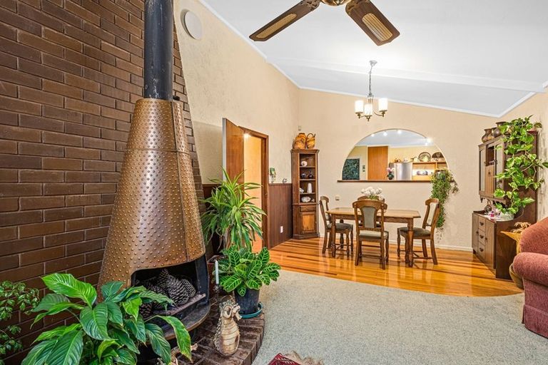 Photo of property in 424 Don Buck Road, Massey, Auckland, 0614