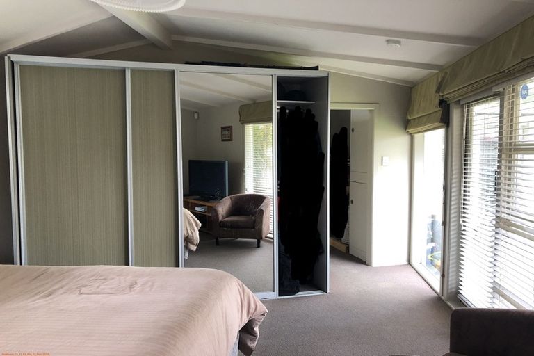 Photo of property in 4 Manutara Avenue, Forrest Hill, Auckland, 0620