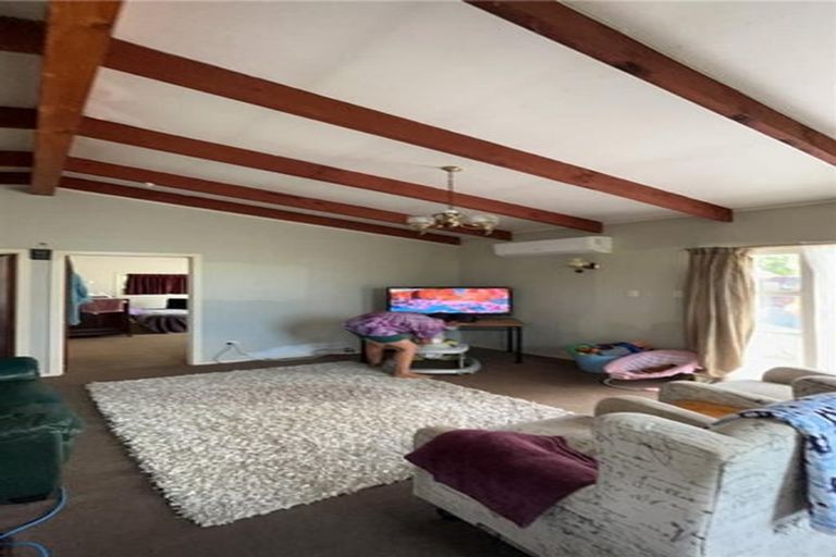 Photo of property in 405 Don Buck Road, Massey, Auckland, 0614