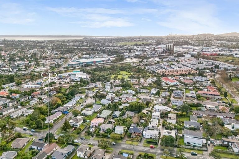 Photo of property in 2/21 Gardner Avenue, New Lynn, Auckland, 0600